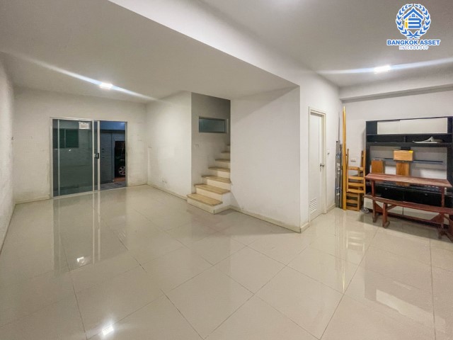 *****ทาวน์เฮ้าส์มือสองย่านกรุงเทพมหานคร ม.พฤกษาวิลล์ 89 รามอินทรา-วงแหวน เนื้อที่ 18.7 ตร.ว. ฟังก์ชัน 3 ห้องนอน 2 ห้องน้ำ 1 ที่จอดรถ แถมฟรี! 2 เครื่องปรับอากาศ บนทำเลเดินทางสะดวก เชื่อมต่อถ.กาญจนาภิเษก ถ.คู้บอน ถ.รามอินทรา จองเลย!